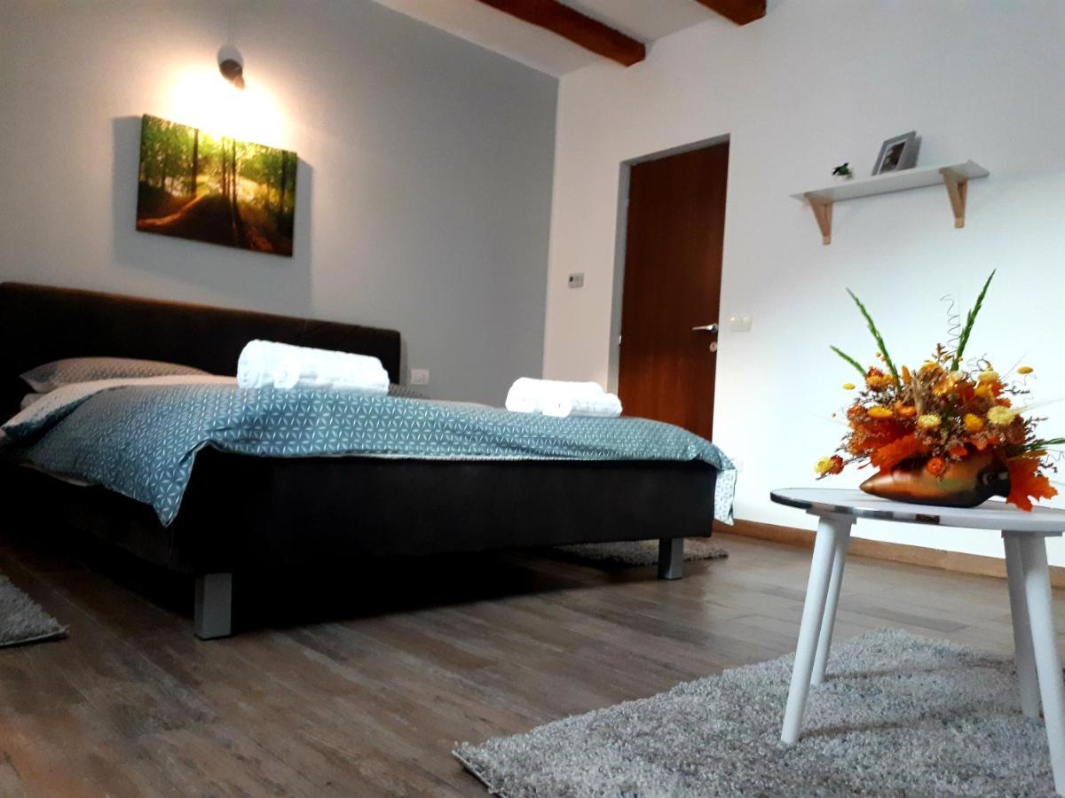 Vilafrancisca10 Alba Iulia Exteriör bild